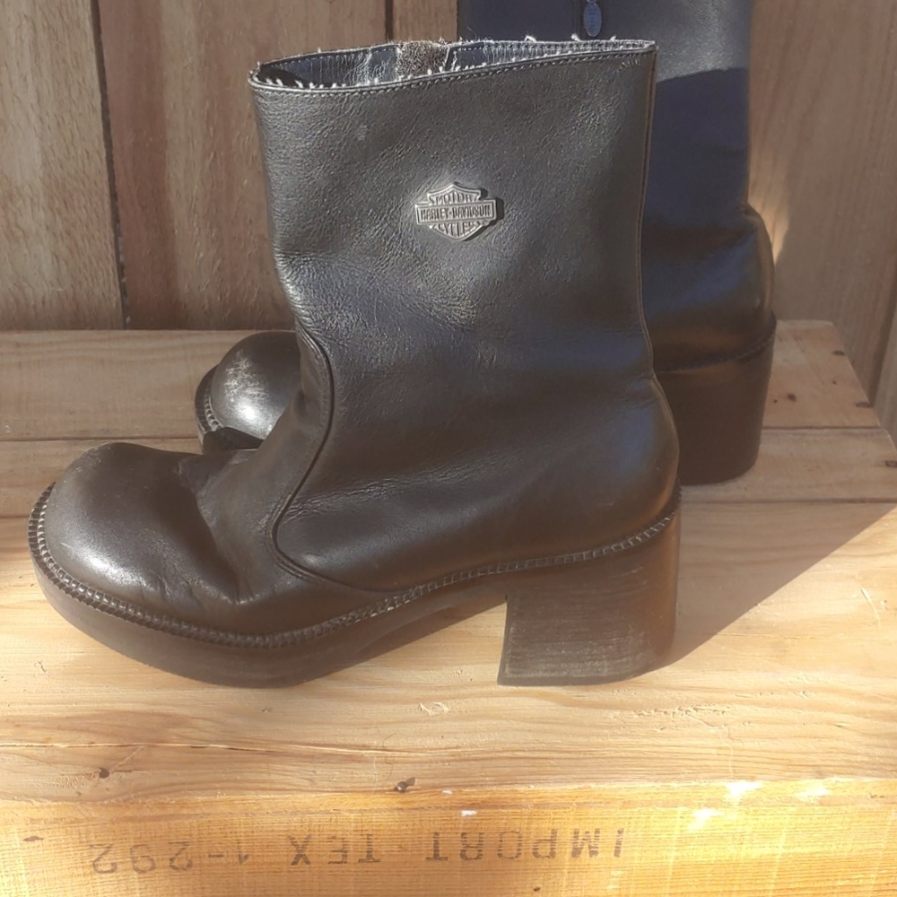 Biker boots